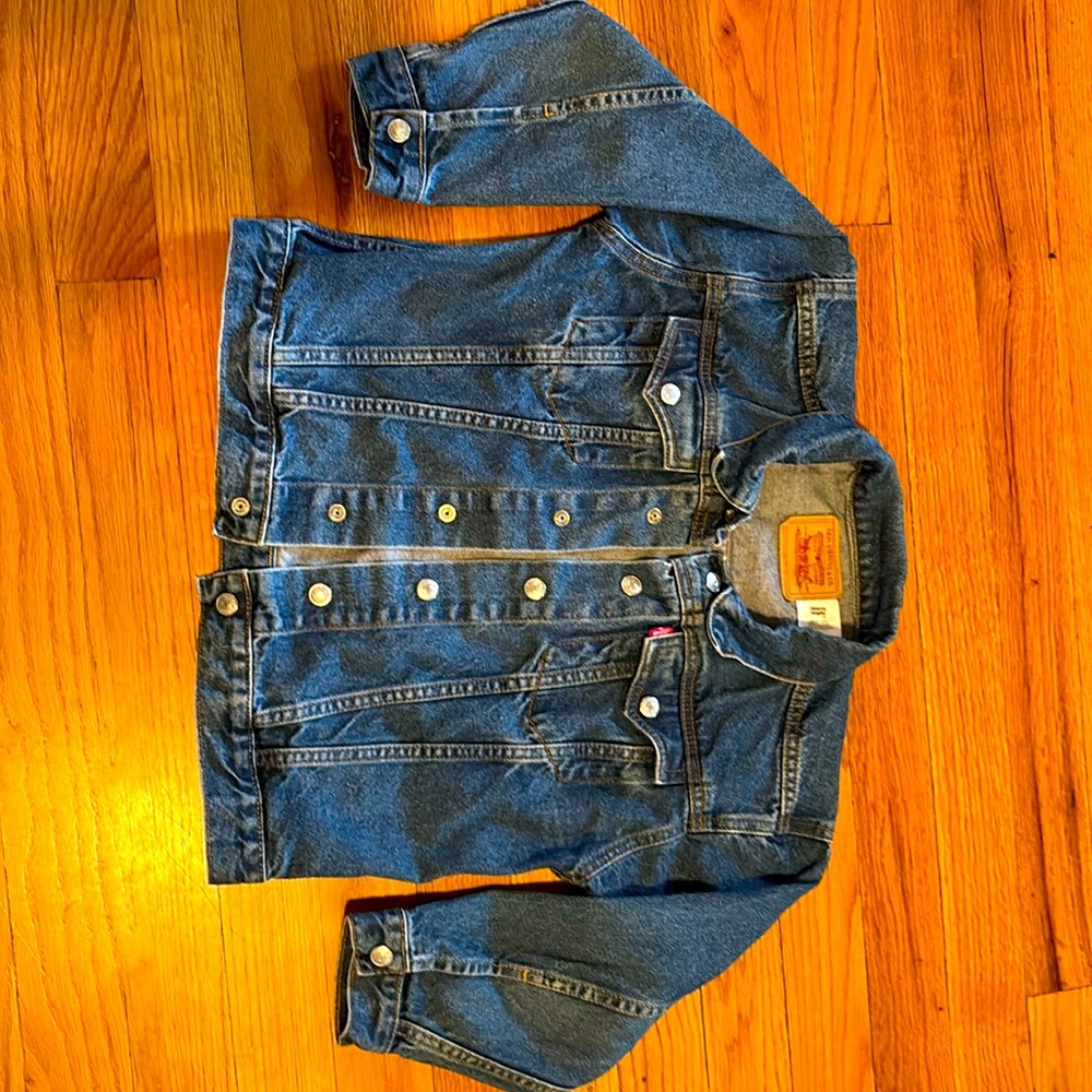 Youth Levi’s Jean Jacket (Size 7)